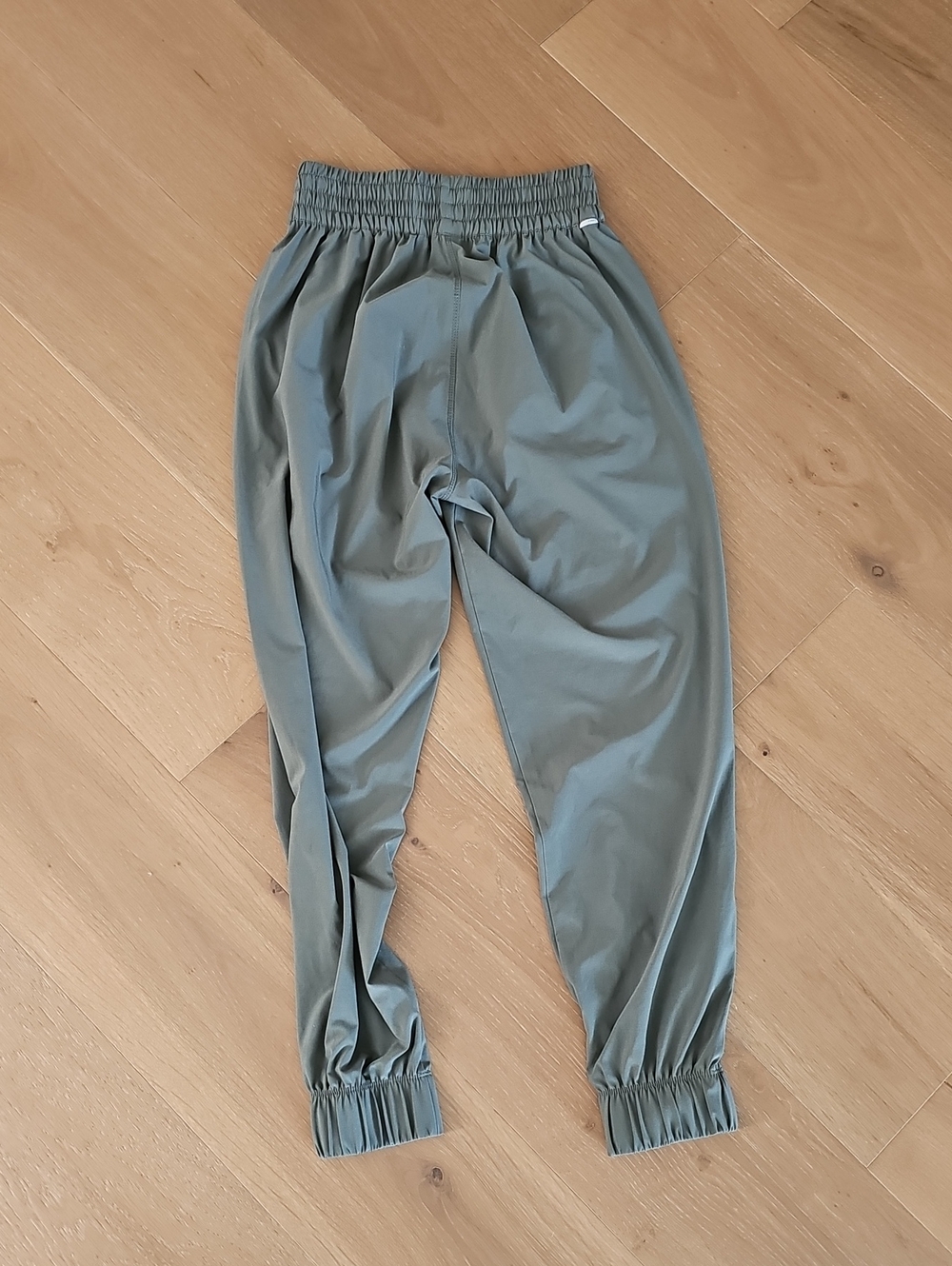 Vuori Villa Jogger – Green – Size XS - Picture 6 of 9